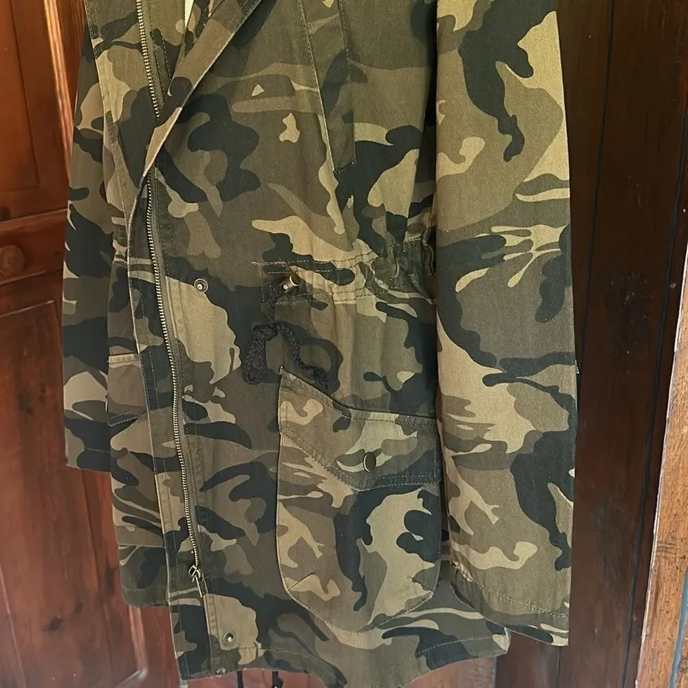 Womens Forever 21 Camo Camouflage Jacket Small‎